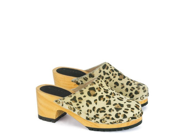 ACER FINE SUEDE PRINTED LEOPARD CLOG SLIDES - Tigbul's Variety Fashion Shop