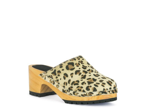 ACER FINE SUEDE PRINTED LEOPARD CLOG SLIDES - Tigbul's Variety Fashion Shop