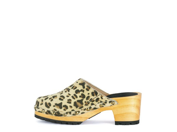 ACER FINE SUEDE PRINTED LEOPARD CLOG SLIDES - Tigbul's Variety Fashion Shop