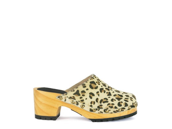 ACER FINE SUEDE PRINTED LEOPARD CLOG SLIDES - Tigbul's Variety Fashion Shop