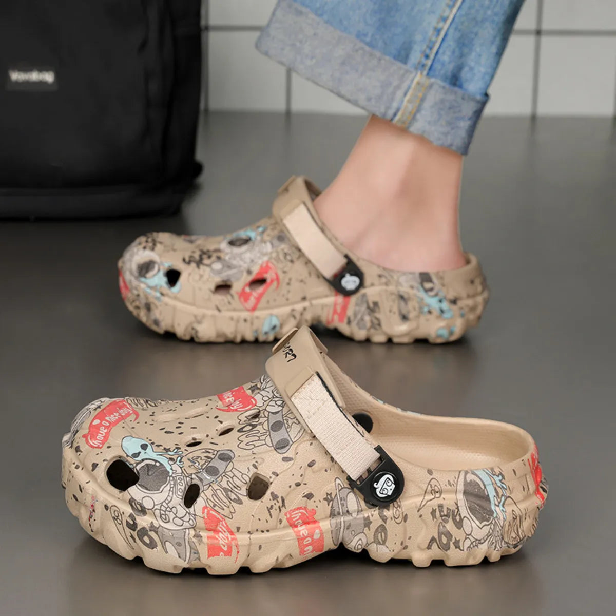 Men's Printed Platform Sandals - Tigbul's Variety Fashion Shop