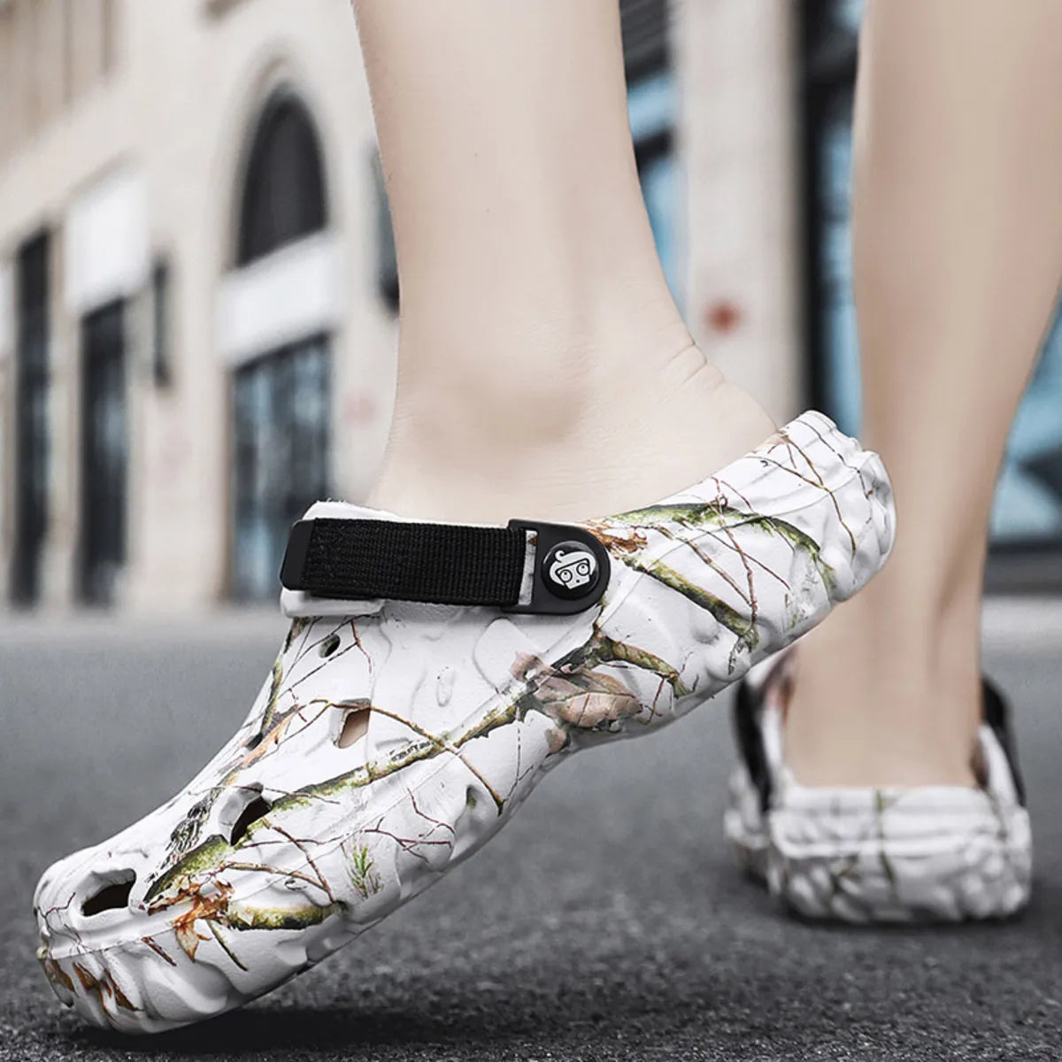 Men's Printed Round Toe Sandals - Tigbul's Variety Fashion Shop