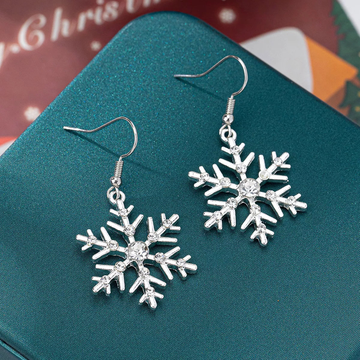 Christmas Snowflake Dangle Earrings - Tigbul's Variety Fashion Shop