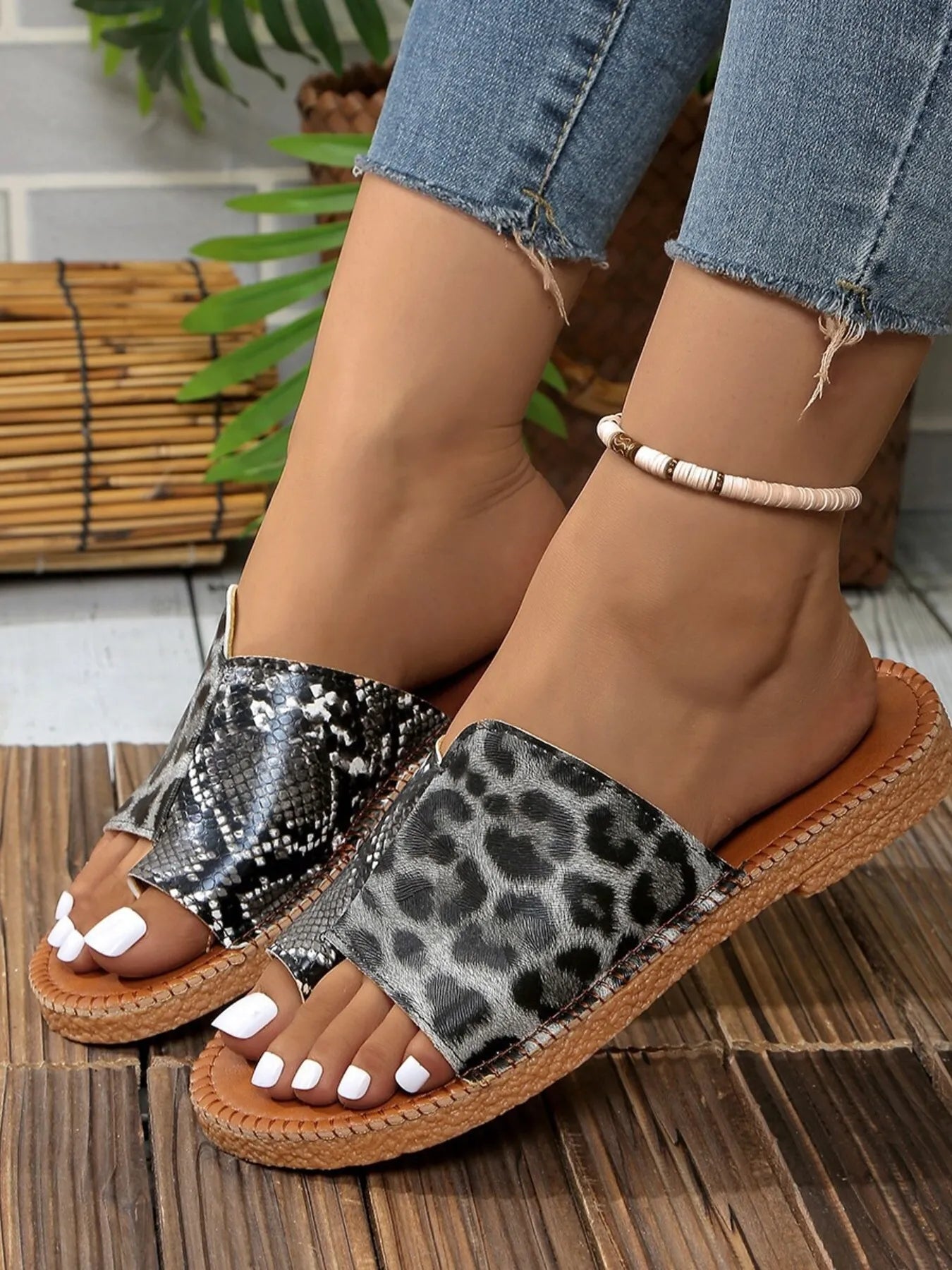 Leopard Print Flat Sandals - Tigbul's Variety Fashion Shop
