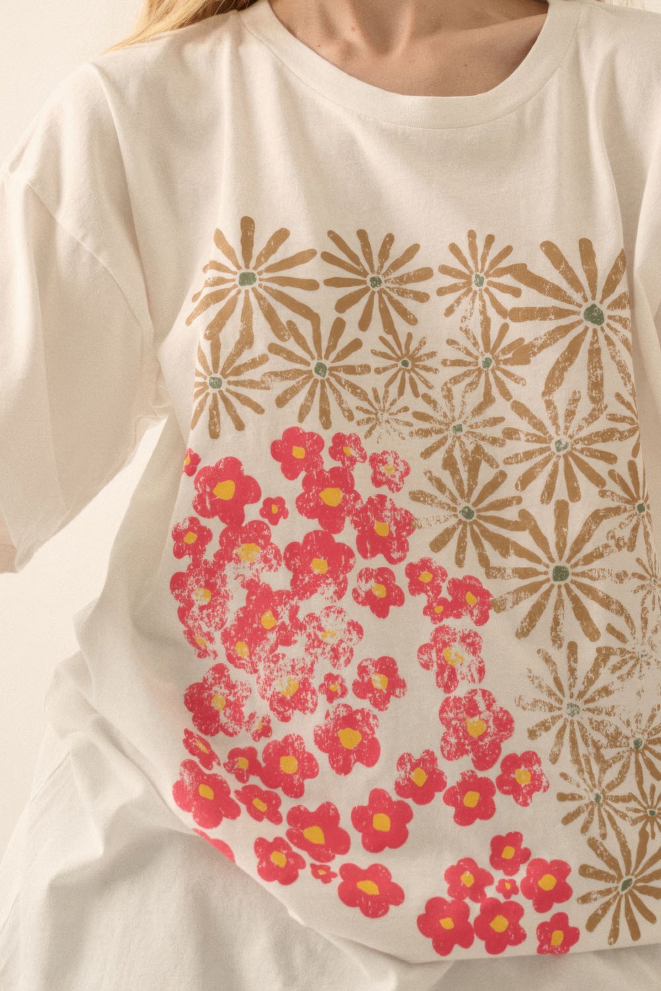 Duo flowers vintage-wash oversized graphic tee - Tigbul's Variety Fashion Shop