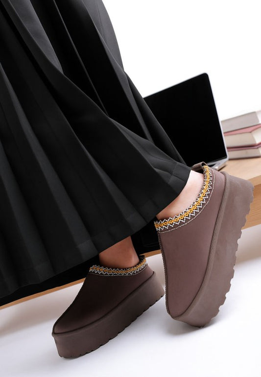 Jesters Embroidered Platform Classic Slip-On - Tigbul's Variety Fashion Shop