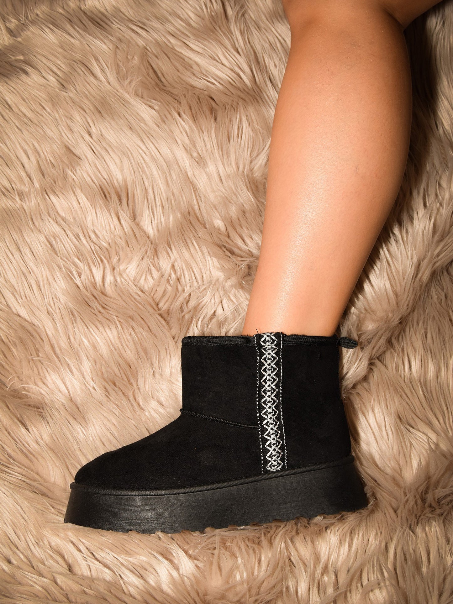 Black Round Toe Platform Boots - Tigbul's Variety Fashion Shop