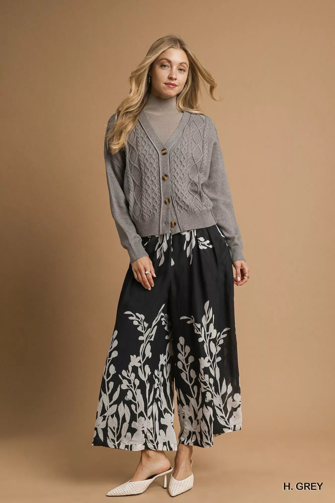 Grey Chunky Cable Knit V-Neck Button-Up Cardigan - Tigbul's Variety Fashion Shop