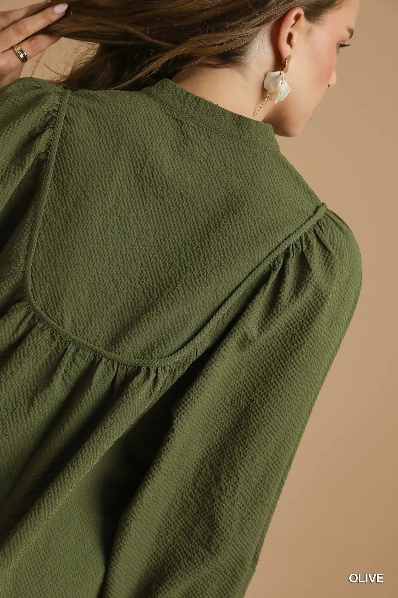 Umgee Textured Notched Blouse with Balloon Sleeves - Tigbul's Variety Fashion Shop