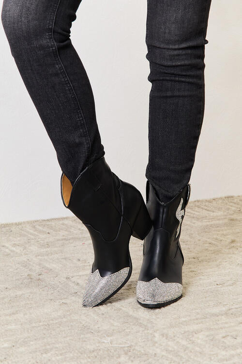 Rhinestone Black Pointed Boots | Tigbuls Variety Fashion