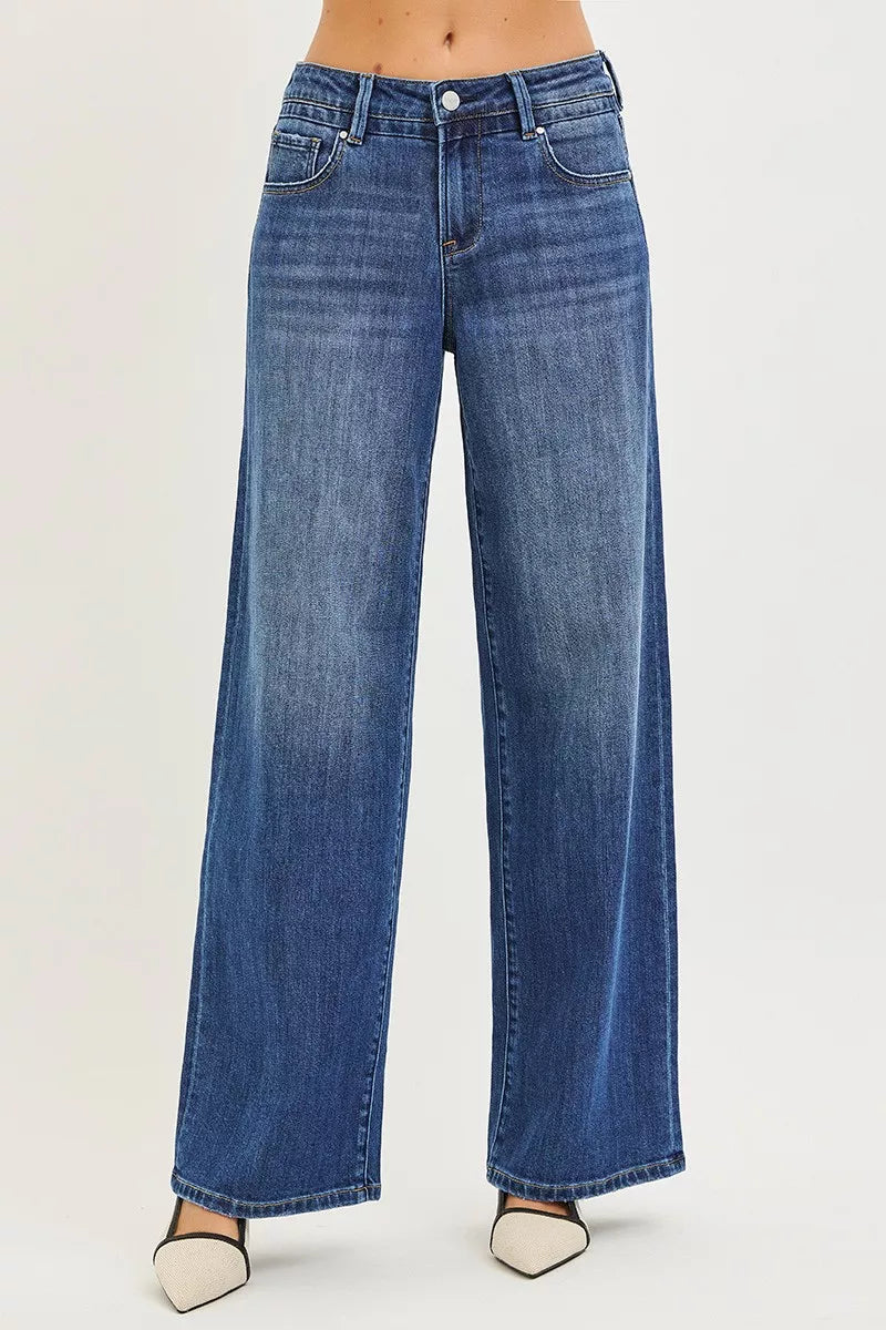 Baggy Jeans mit Taschen, blauer Denim, weit fallende Hosenbeine
