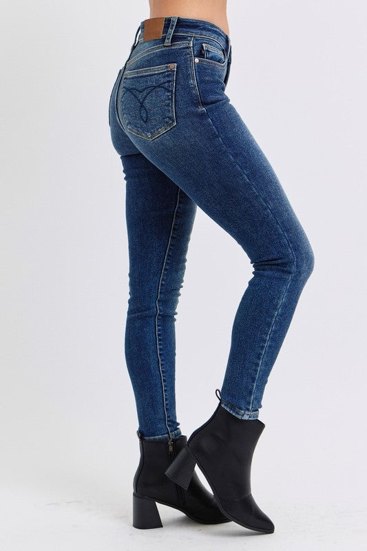 Judy Blue Full Size Mid-Rise Waist Skinny Jeans with Pockets - Tigbul's Variety Fashion Shop