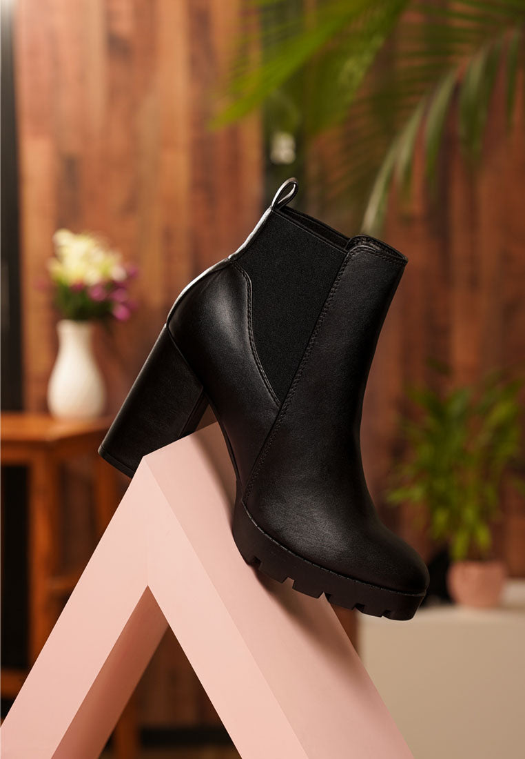 Bolt Chelsea Boot
