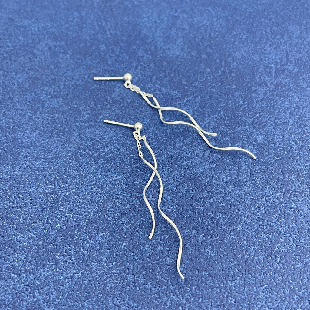 925 Sterling Silber Wellen-Drop-Ohrringe, seitliche Draht-Wellenform und kleine Ösen