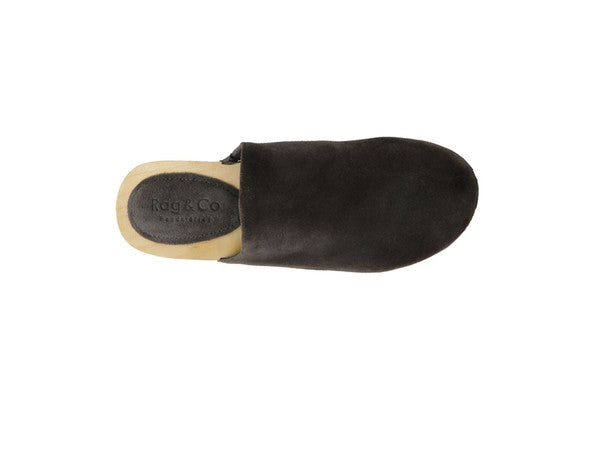 Taupe Wildleder Clog mit offenem Rücken und beiger Holzplattform, Seitensicht
