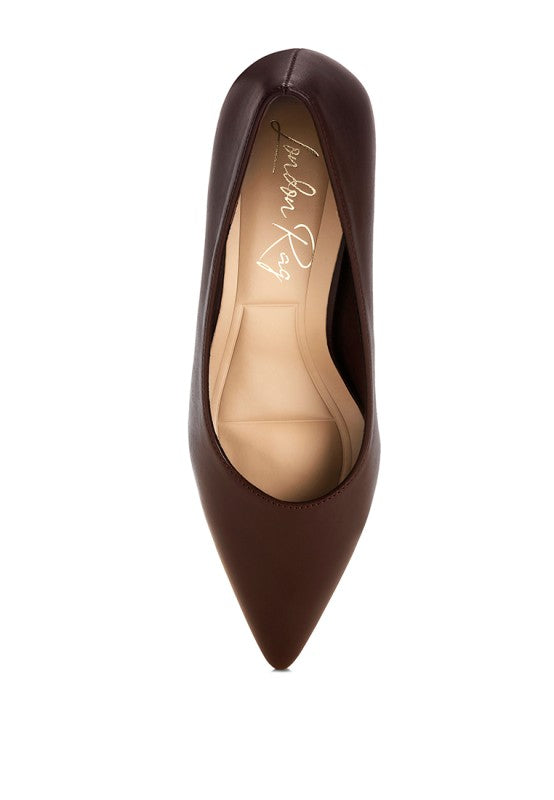 Brown pointed-toe pump heel, front view with closed toe and smooth leather-look upper