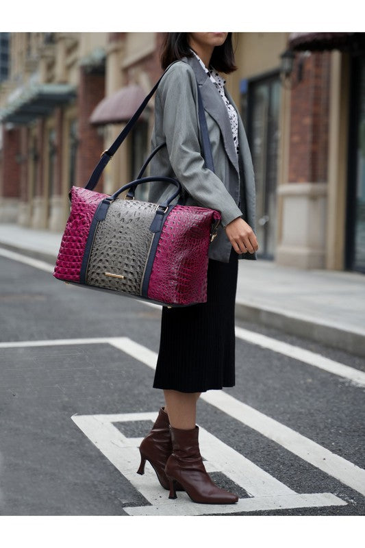 Faux-Krokoprägung Duffle Bag, Fuchsia & Grau, Tragehenkel und goldfarbene Akzente
