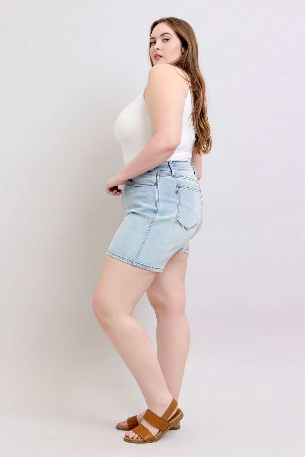 Light-wash denim shorts with front pockets and cuffed hem