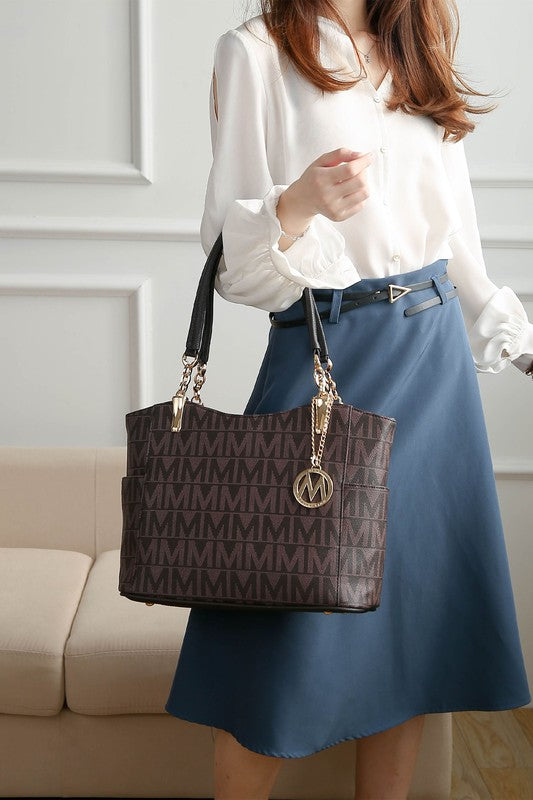 Braylee M Signature Tote mit dunkelbraunem M-Monogramm und Kettenhenkeln