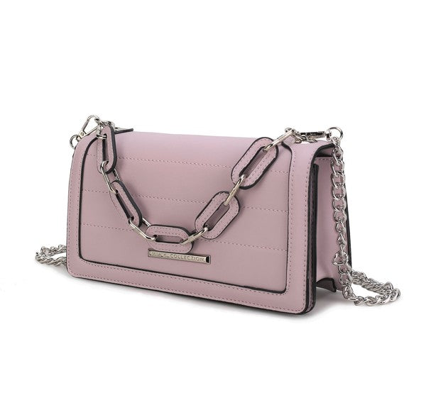 Dora crossbody bag lila claro con solapa frontal y cadena metálica plateada