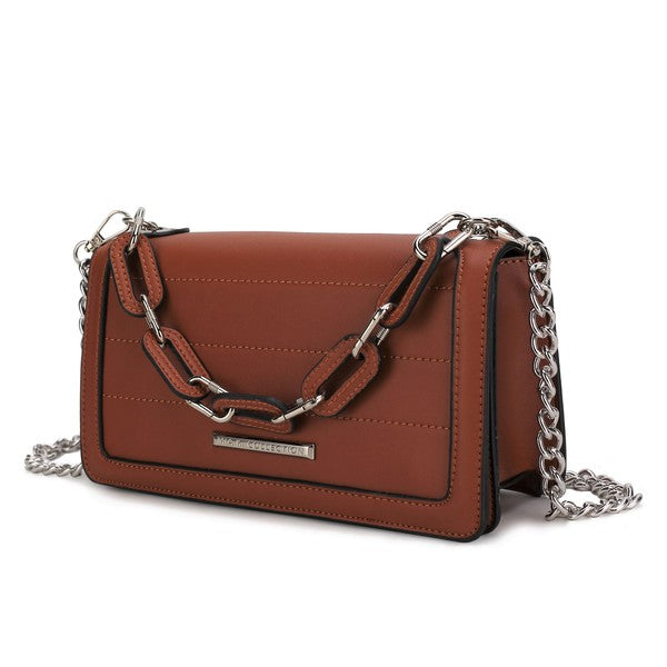 Dora crossbody bag color cognac con solapa frontal y correa de cadena plateada