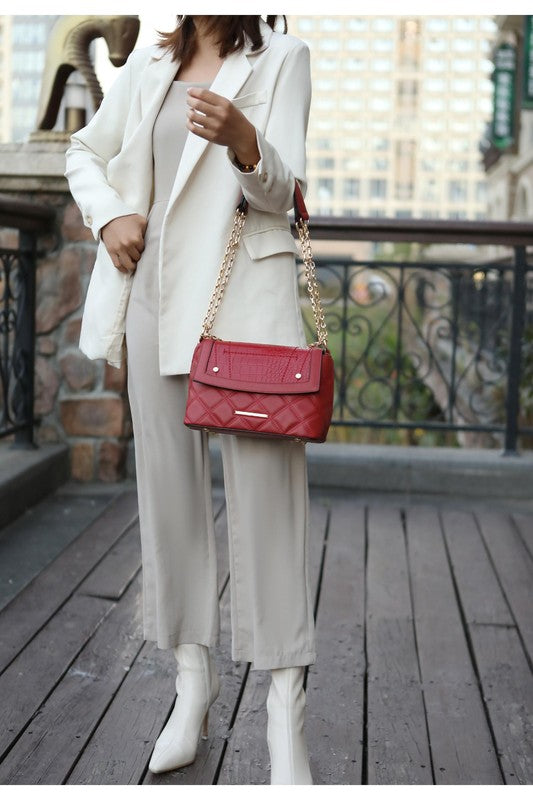 Danna shoulder bag in Rose with chain strap, quilted texture, flap & magnetic closure