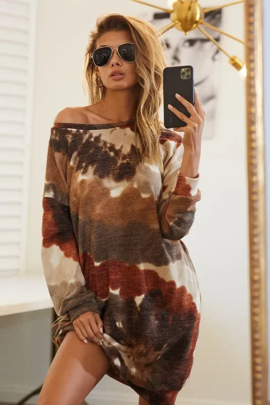 Strickkleid Rust/Olive Tie-Dye, überschnittene Schulter, langer Ärmel, ärmellose Öffnung am Ausschnitt
