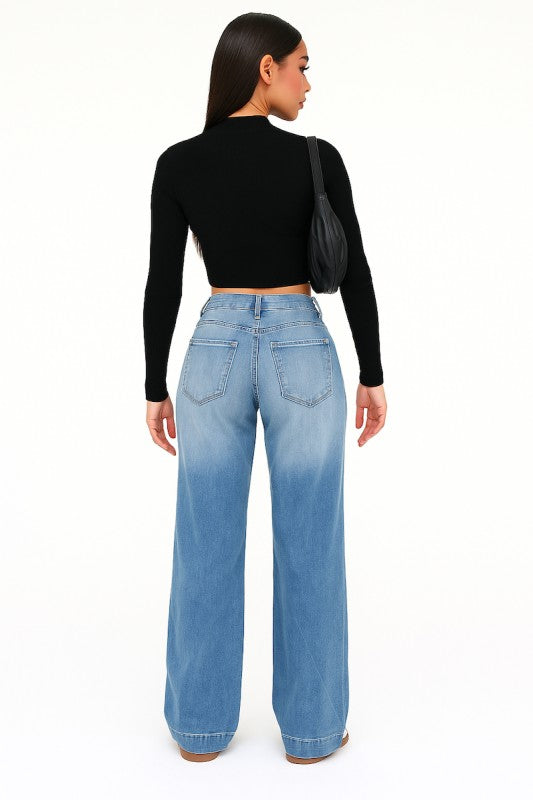 Low-rise light-wash jeans with back yoke and belt loops