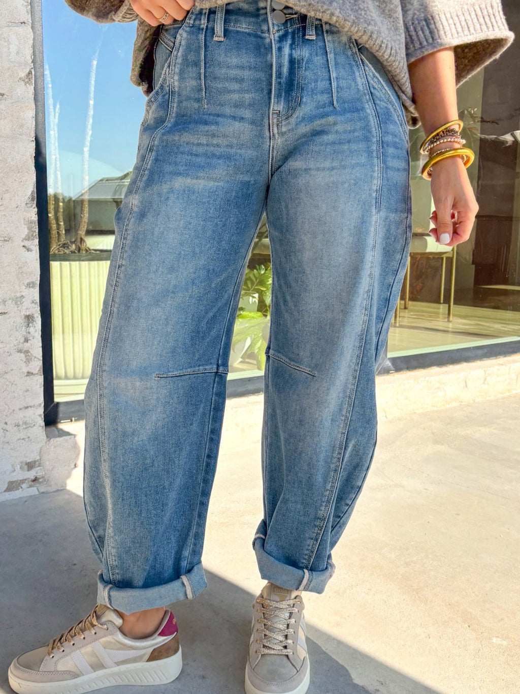 Washed barrel jeans, medium wash, cuffed ankle with relaxed straight-leg fit