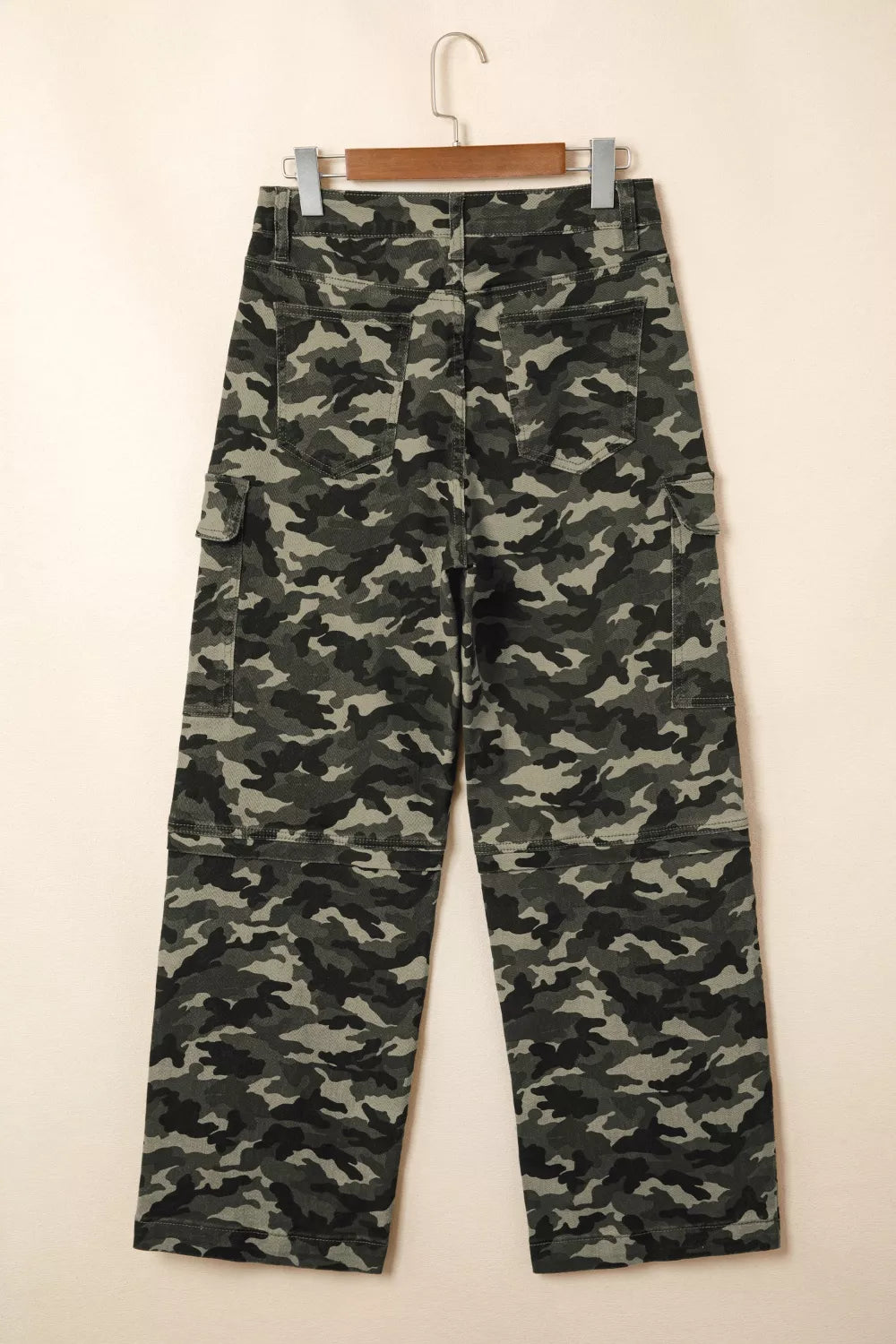 Camouflage Print Multi Pocketed Women's Denim Pants | Tigbuls