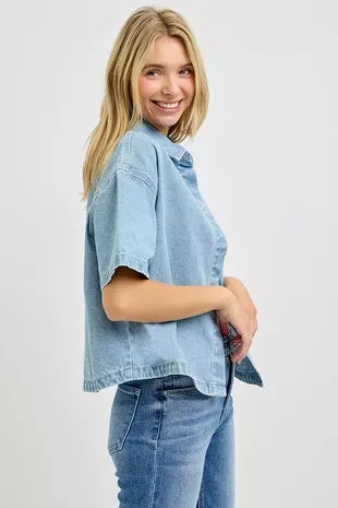 Light-wash cropped denim shirt, short half sleeves, relaxed oversized silhouette