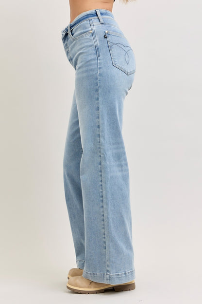 79652baf2c1d45eeb8659a4b08190fd0-Max