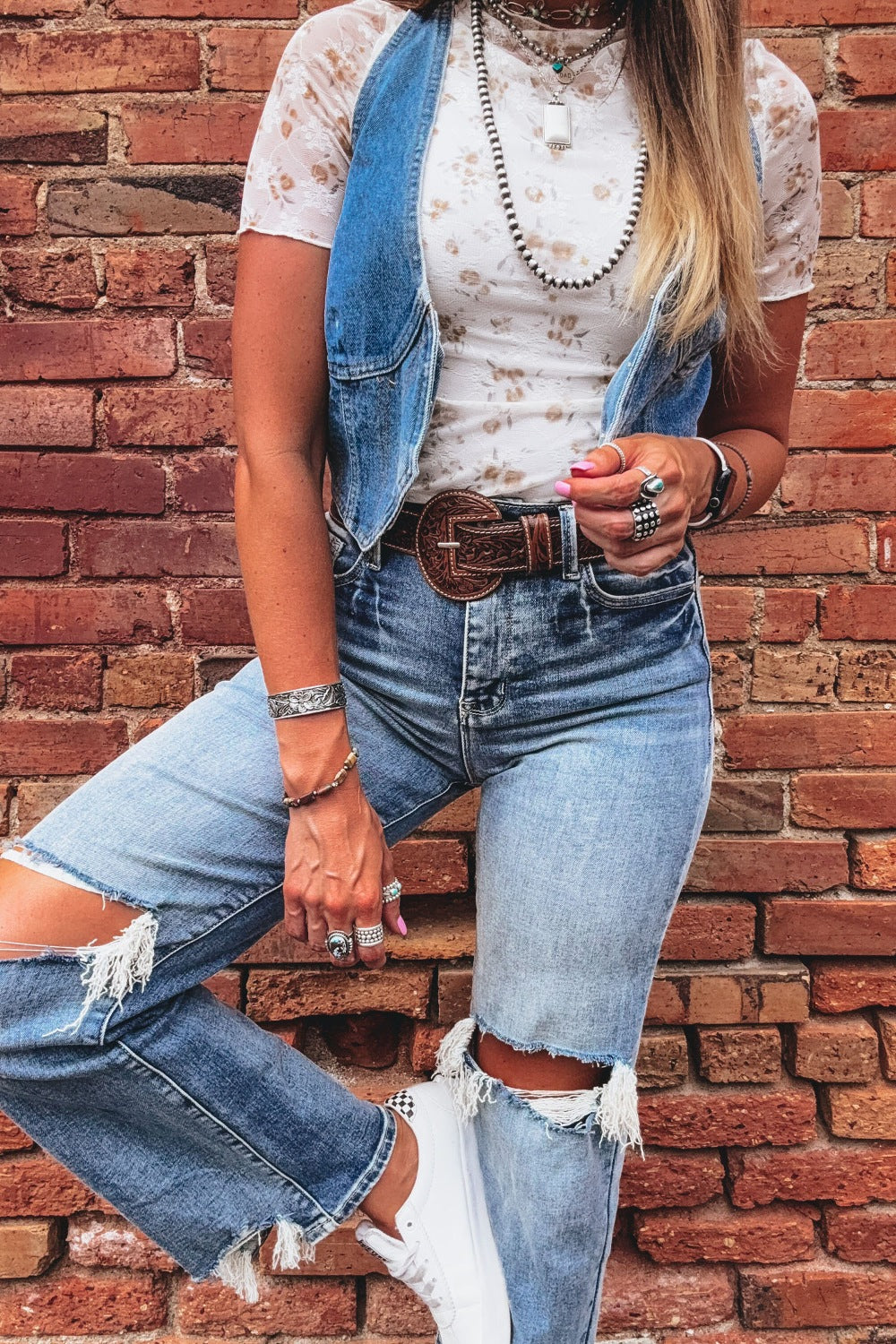 White floral lace mock-neck fitted T-shirt with short sleeves, casual front view