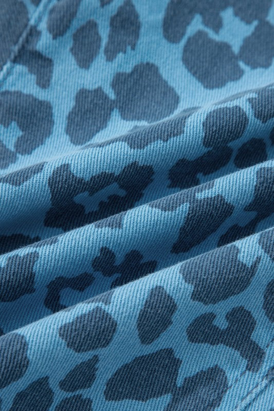 Leopard-print fabric detail on sky blue high waist straight jeans