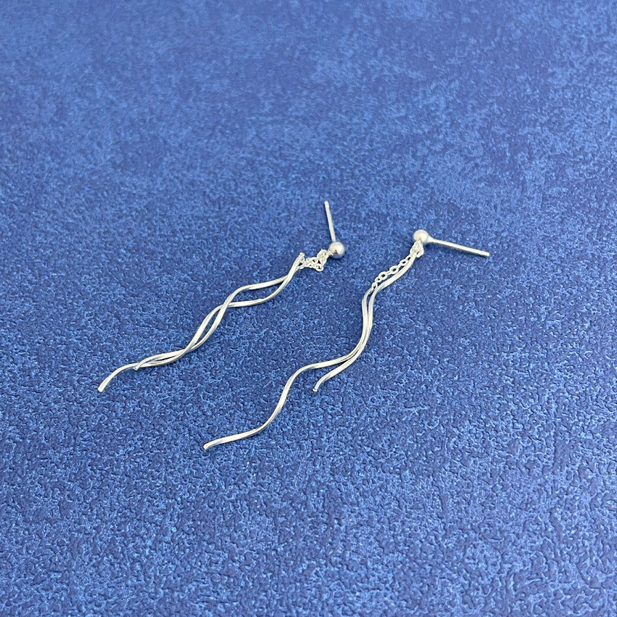 925 Sterling Silber Wellen-Drop-Ohrringe, Paar mit rundem Ohrstecker und Kettenlänge