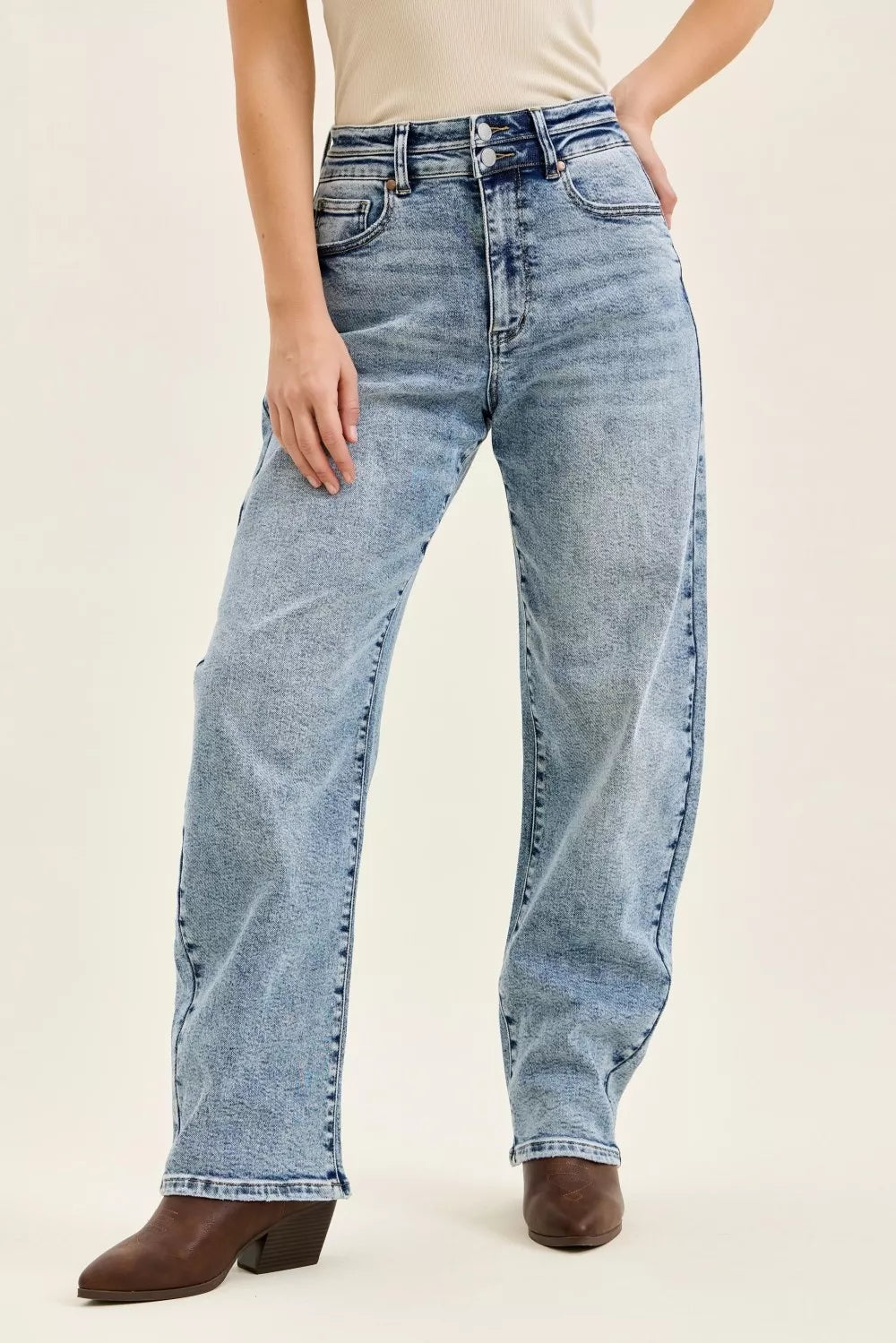 Light Blue high-waist jeans with double waistband and arc leg opening