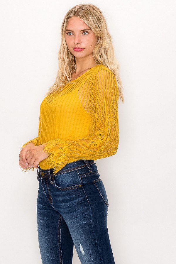 Lace Trim Shadow Stripe Bodysuit gelb, Seitenansicht mit durchsichtigen Spitzenärmeln