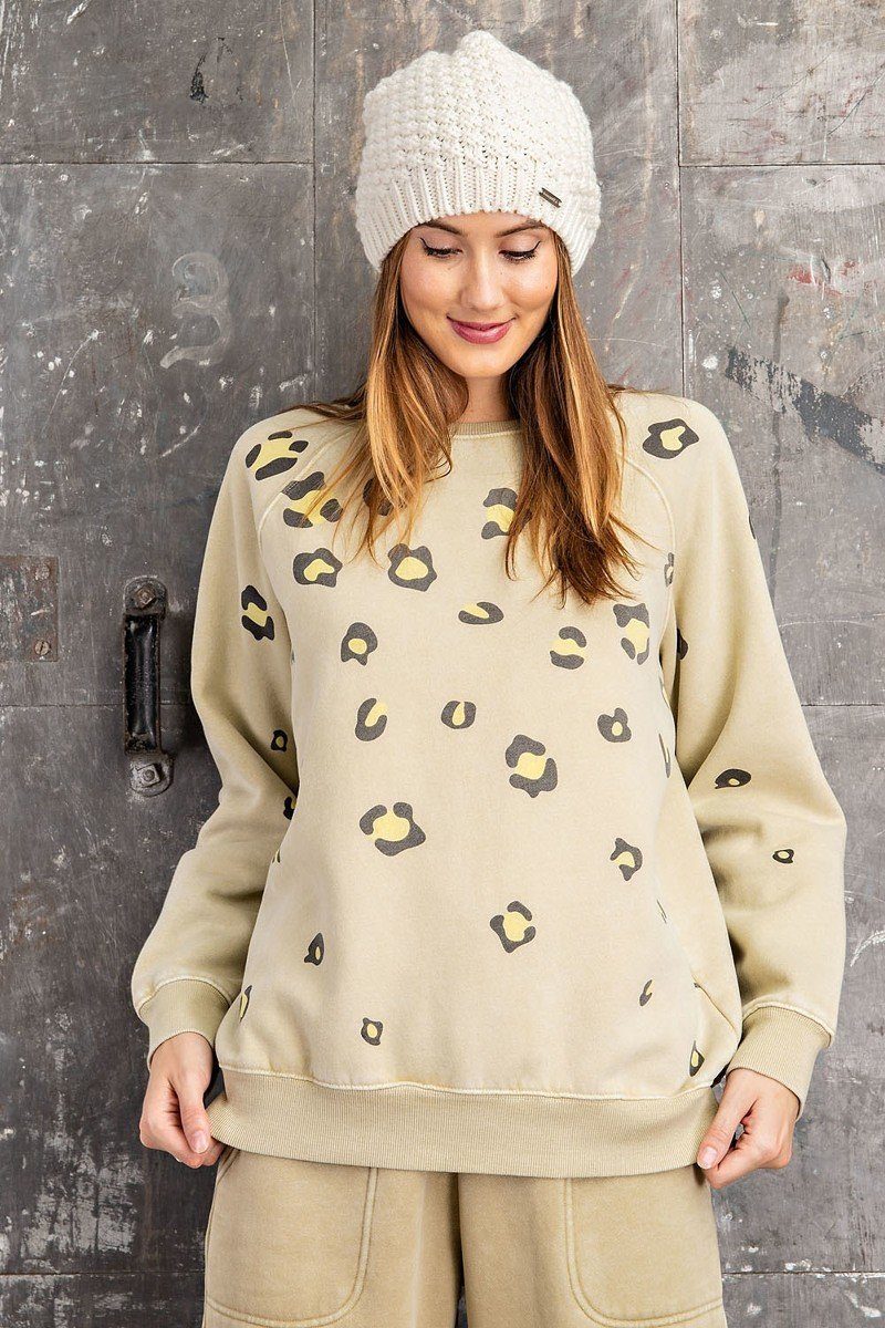 Washed terry long-sleeve sweatshirt in khaki with leopard print, crew neck