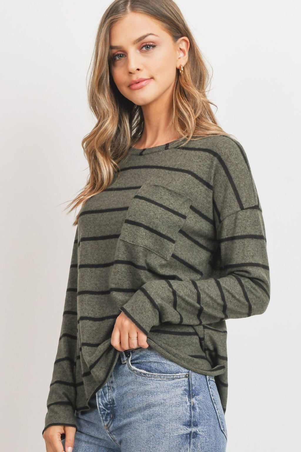 Striped long-sleeve top with round neckline and front pocket, olive heather with dark lines