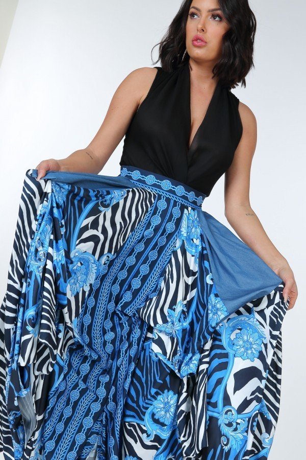Maxirok met brede blauwe band, zwart-wit zebra en blauwe bloemen, volumineuze plooien
