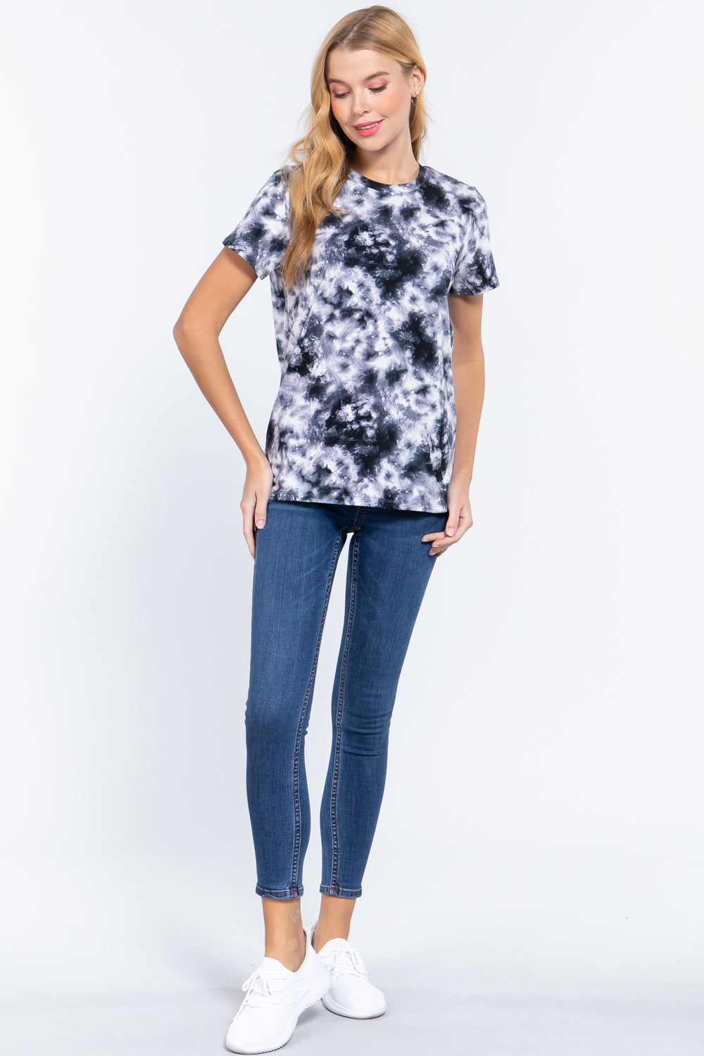 Short-sleeve tie-dye cotton jersey top with crew neck, blue-gray/white print