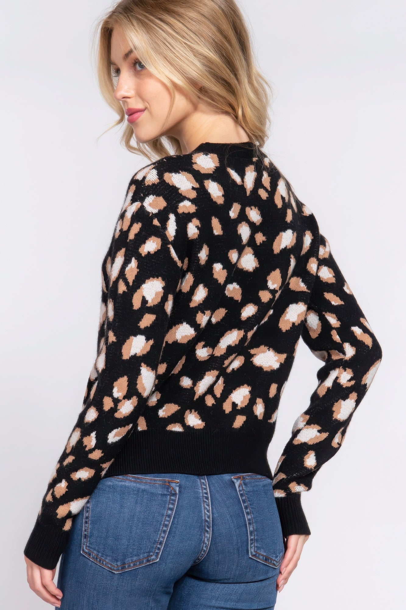 Long Slv Animal Jacquard Sweater - Tigbul's Variety Fashion Shop