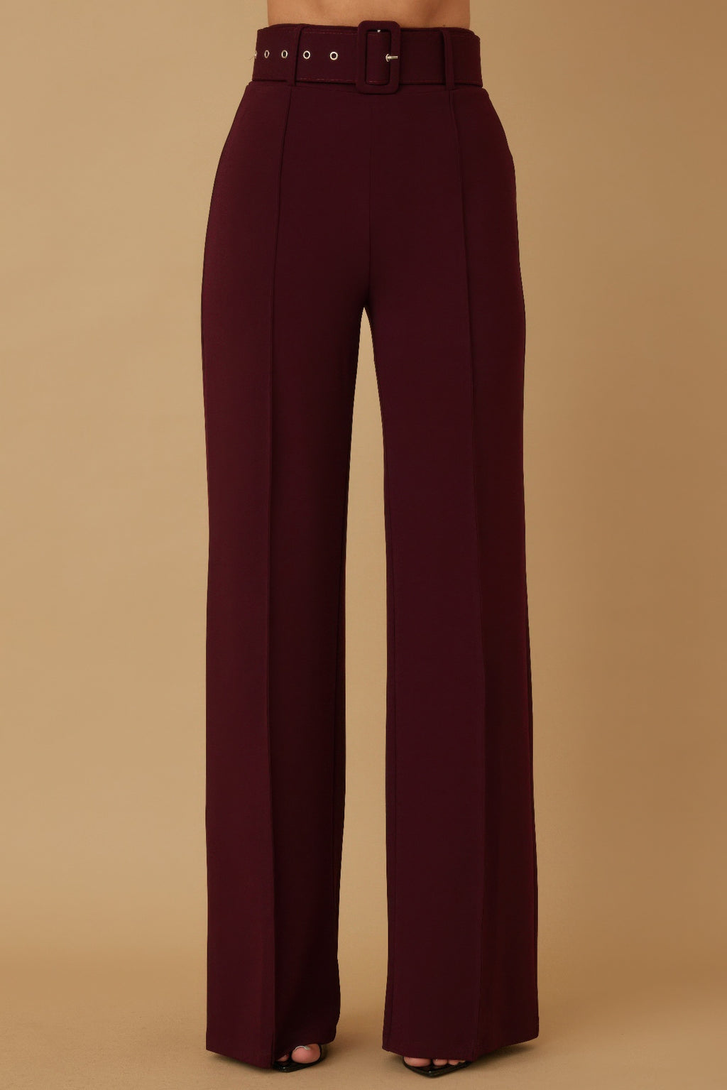 Wine high-waist pants with buckle belt, front pleats, wide-leg shape.