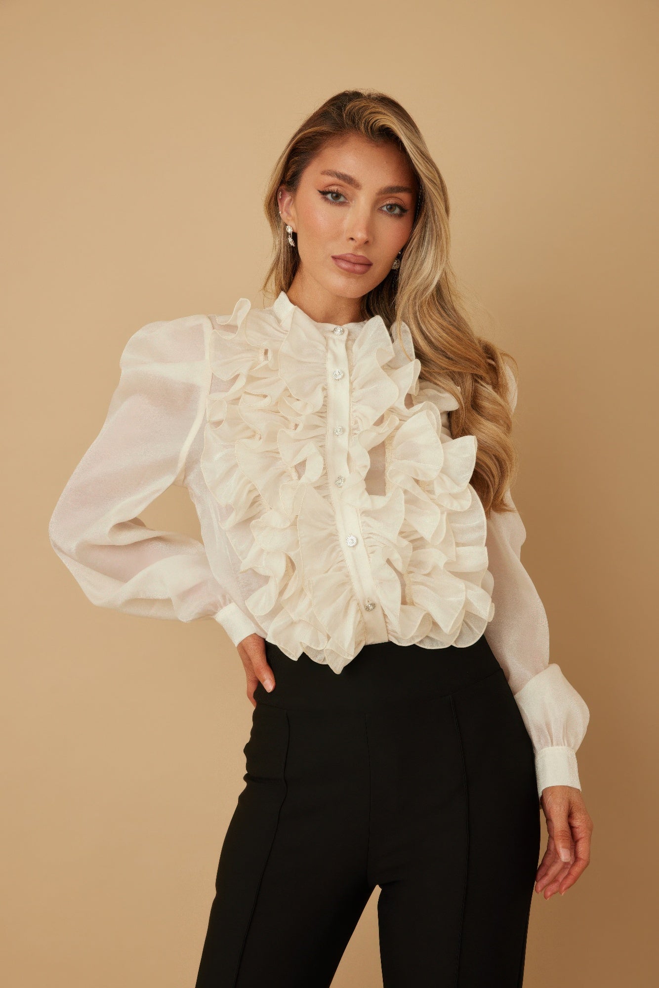 Ruffle Micro Crystal Long Sleeve Blouse, cremeweiß, Rüschenkragen und lange Ärmel, Knopfleiste