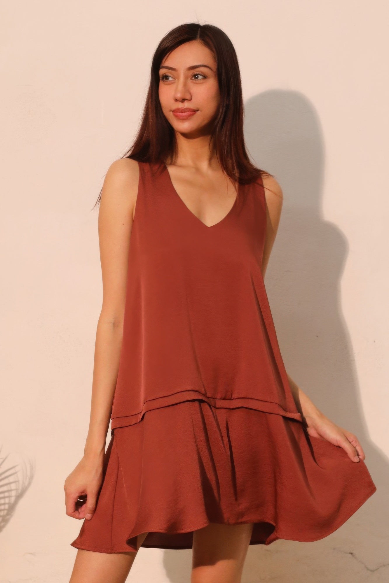 Washed poly silk band swing dress in brown, sleeveless V-neck with tiered skirt