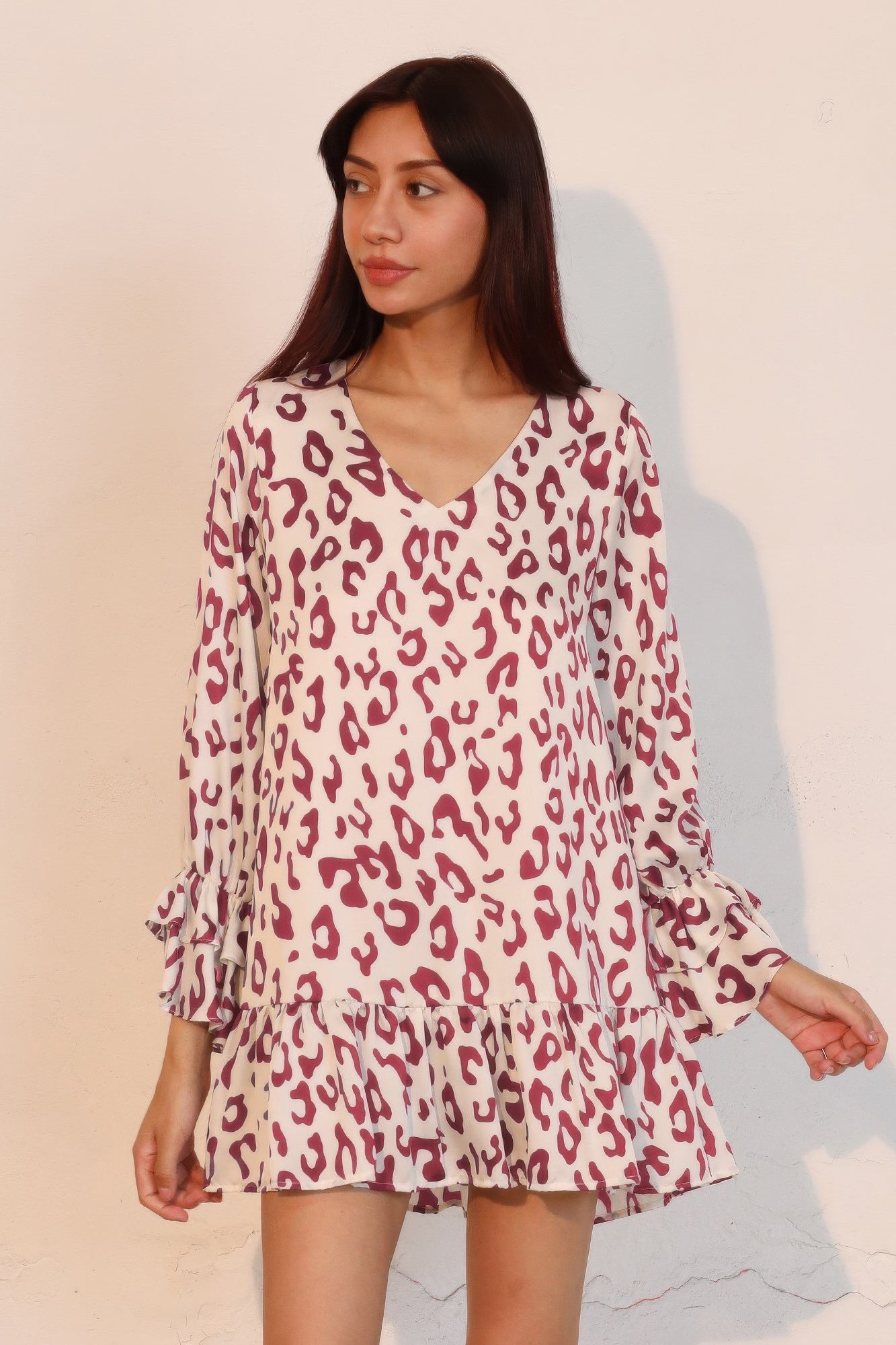 Leopard print dress with ruffled cuffs, V-neckline, wine color