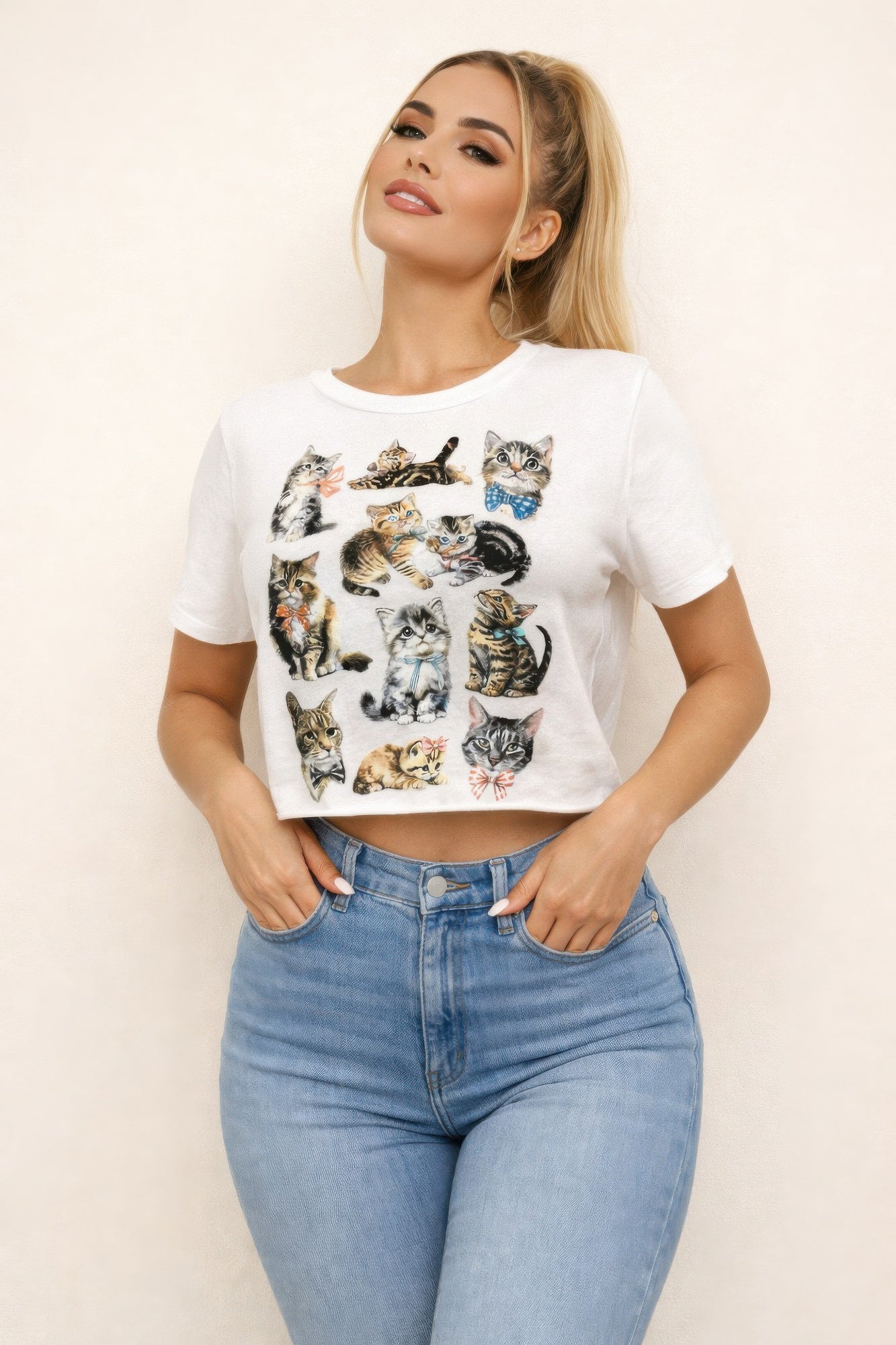 White Kitten Squad graphic crop T-shirt with short sleeves