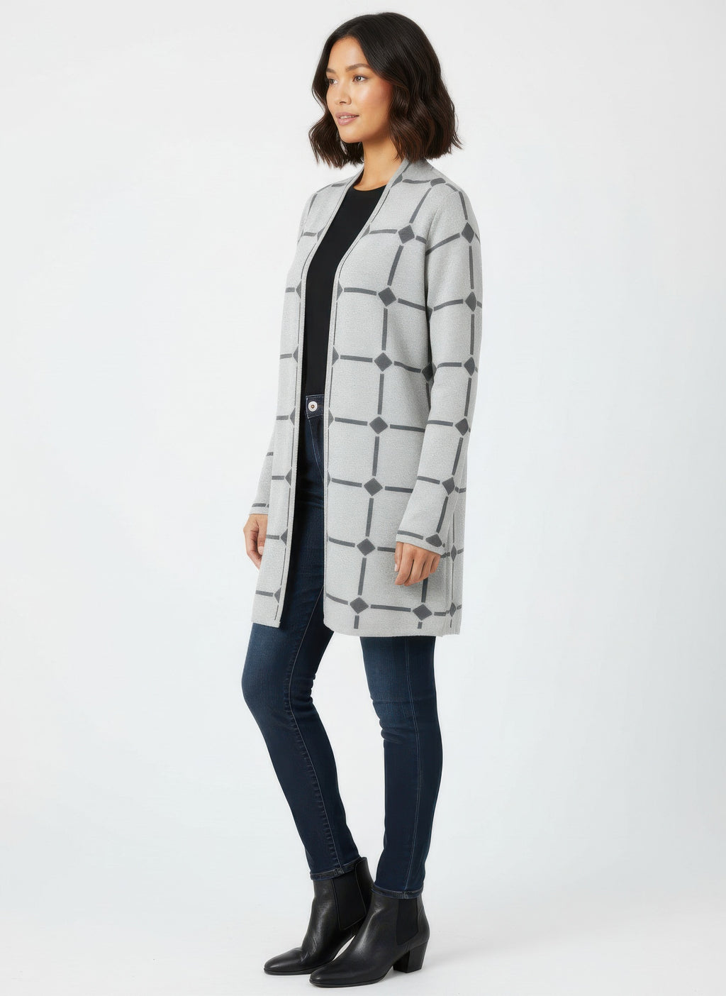 Open cardigan in light gray with geometric block print, long sleeves, front buttons