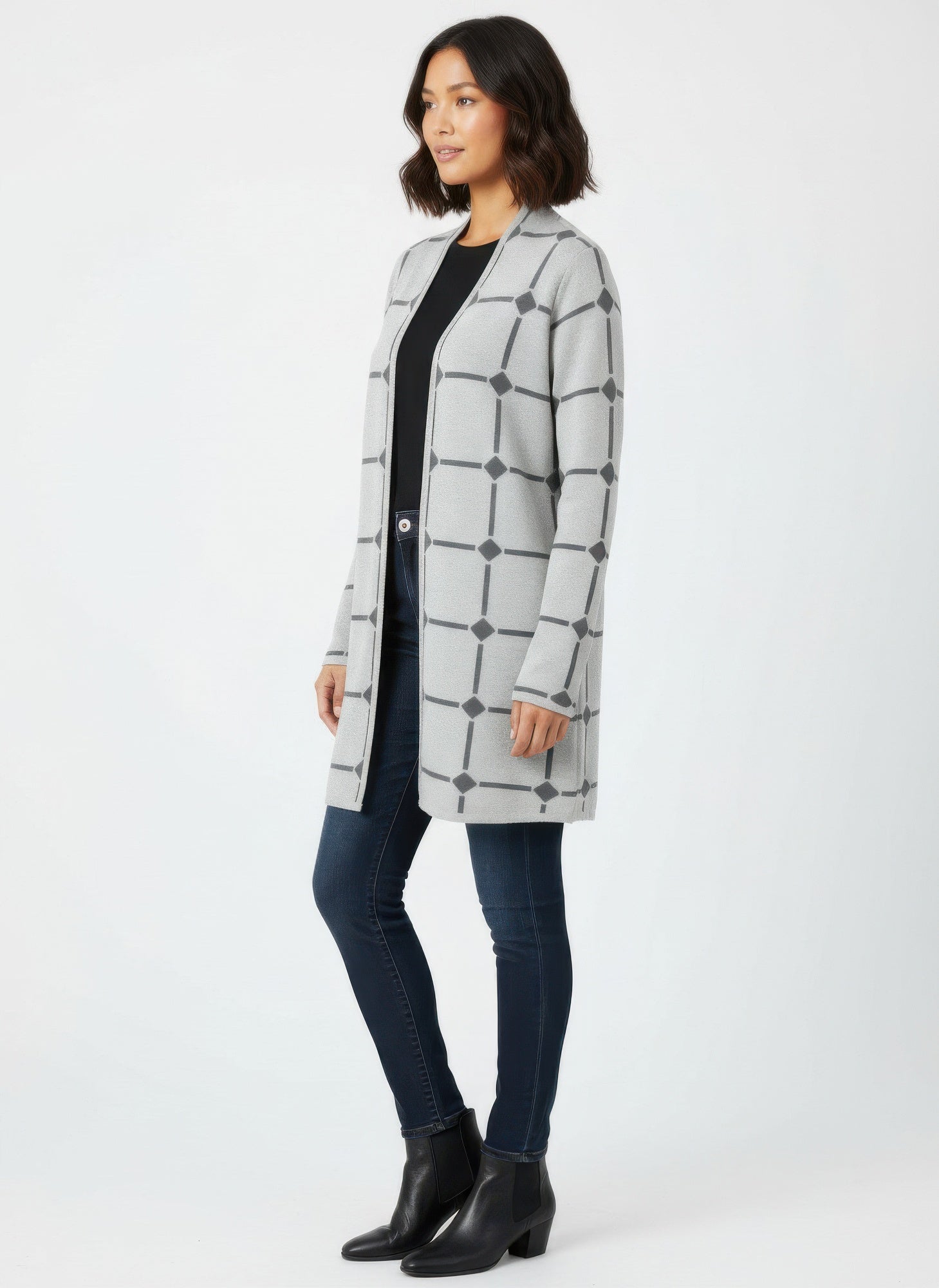 Open cardigan in light gray with geometric block print, long sleeves, front buttons