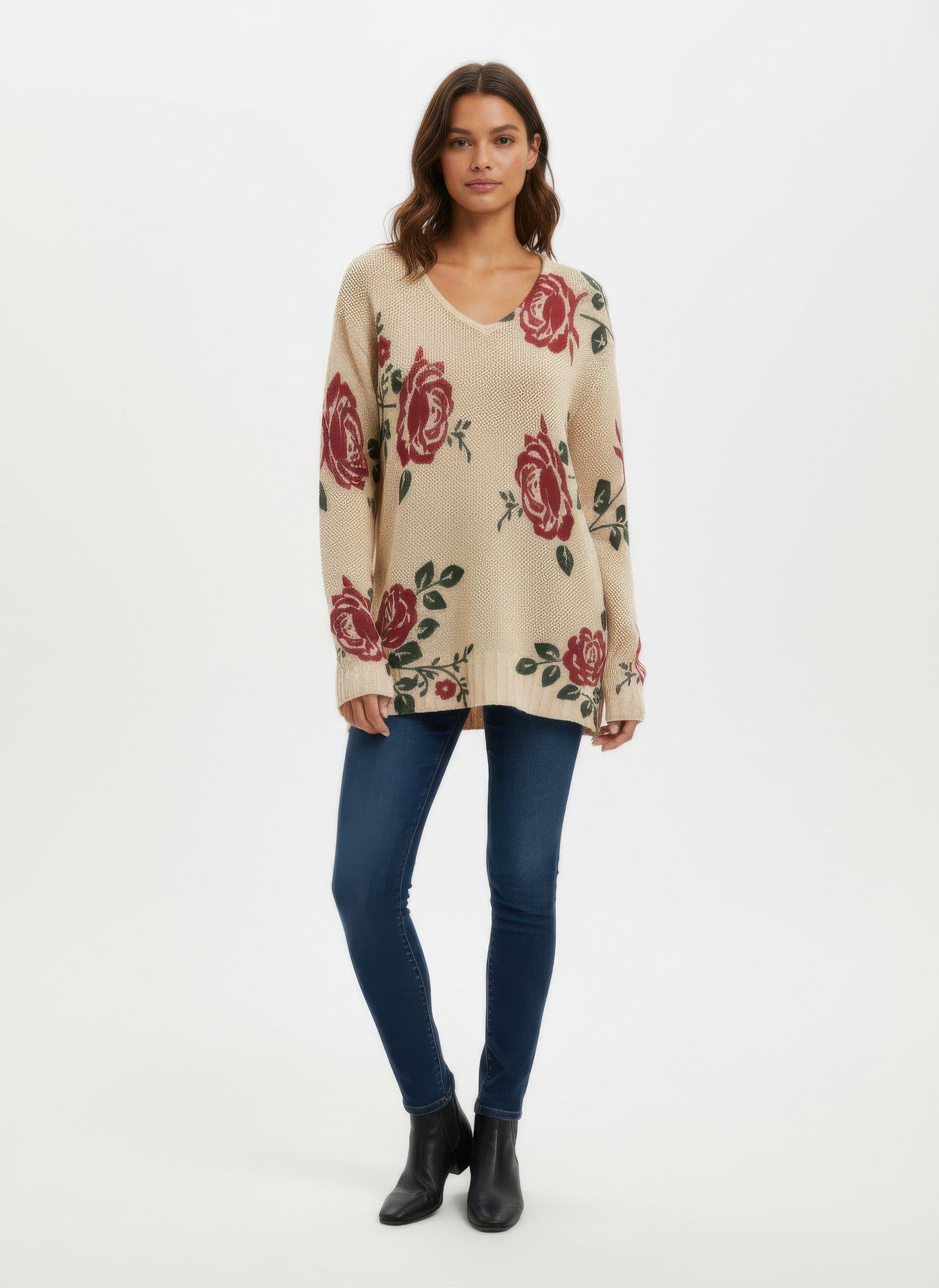 Pull-over sweater with floral rose print, crew neckline and ribbed cuffs and hem